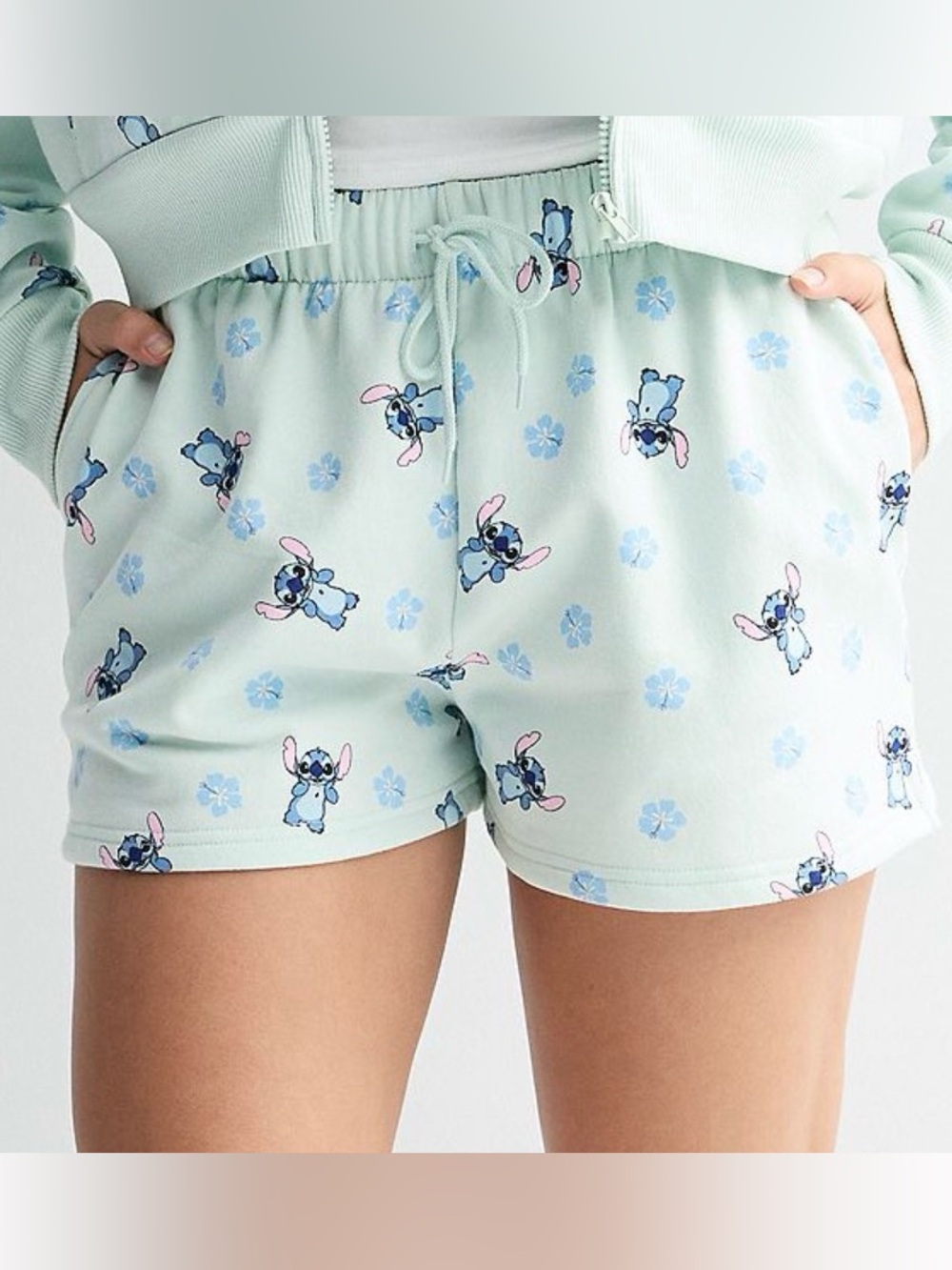 NWT Disney stitch short fleece Junior size XL💚